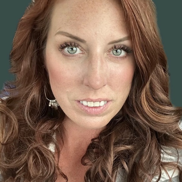 Meet your Posher, Randi - Picture 2 of 2